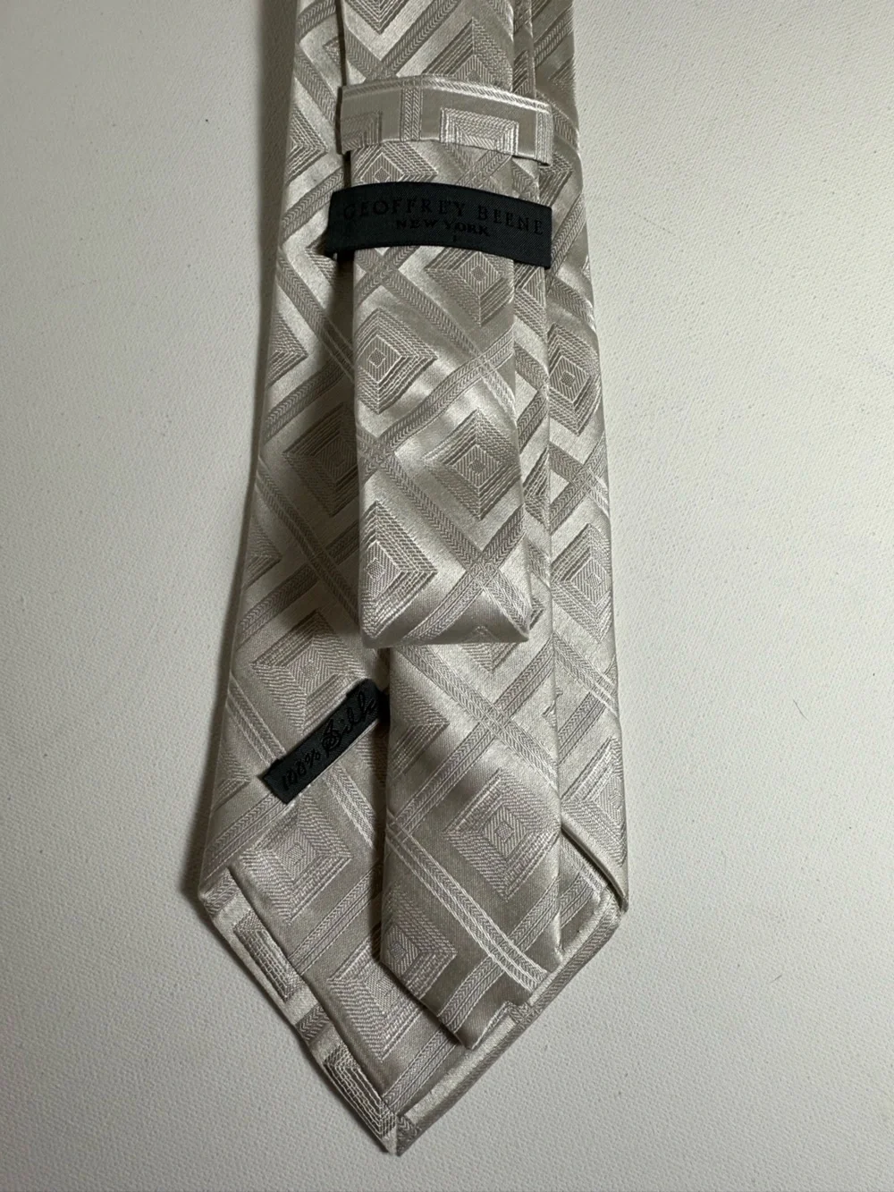 Geoffrey Beene Grey Repp 100% Silk Men's Tie Made in USA EUC